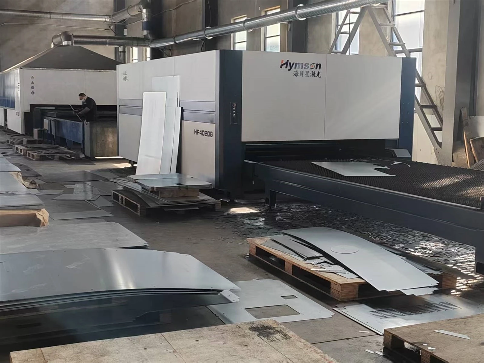 Sheet metal processing equipment in the Taizhou Jinte workshop Sheet metal processing equipment in the Taizhou Jinte workshop